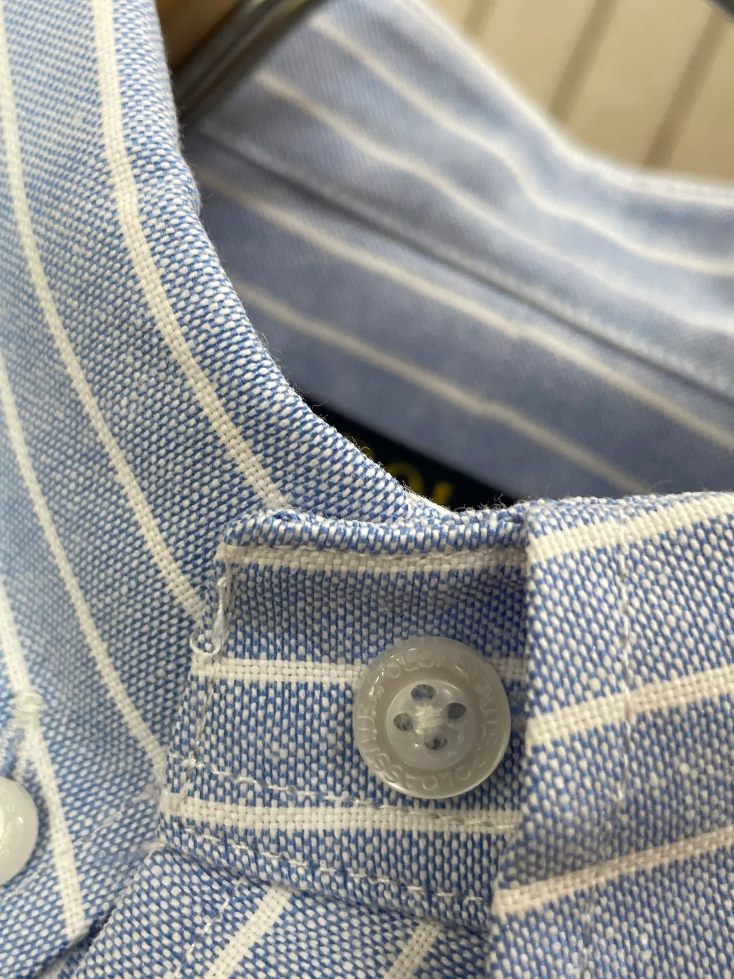 P220 🌸🌸🌸 POLO Ralph Lauren [High Quality] Classic shirt! The classic casual shirt made of pure cotton Oxford cloth has a unique design. It has a simple, clean and classic silhouette design. It is a versatile style that can be switched at will. The fabric feels soft and delicate, highly breathable, and is close to the skin and comfortable to wear. It can be worn alone as an inner layer. Its versatile performance is beyond your imagination! The upper body of the ready-to-wear is simple and classic yet elegant! Size:M-XXL